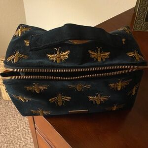 Embroidered Bee Design Men's Bag